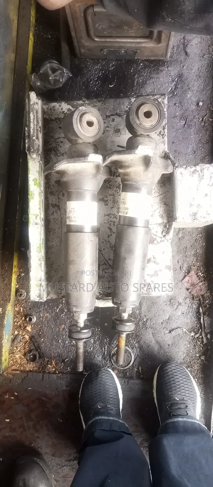 Front Shock Toyota Dyna Ex Japan