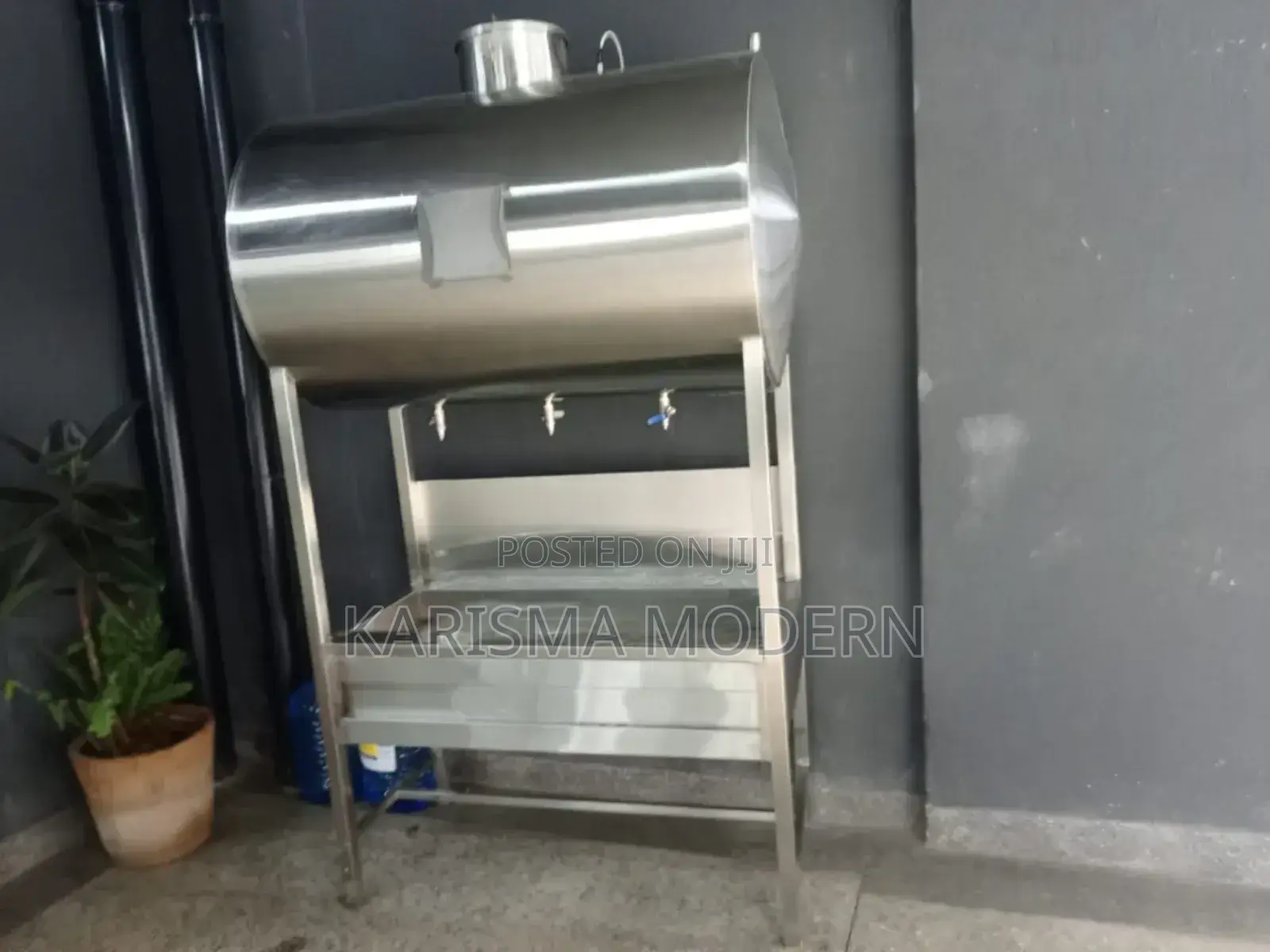 Storage Tanks Available 500 Litres