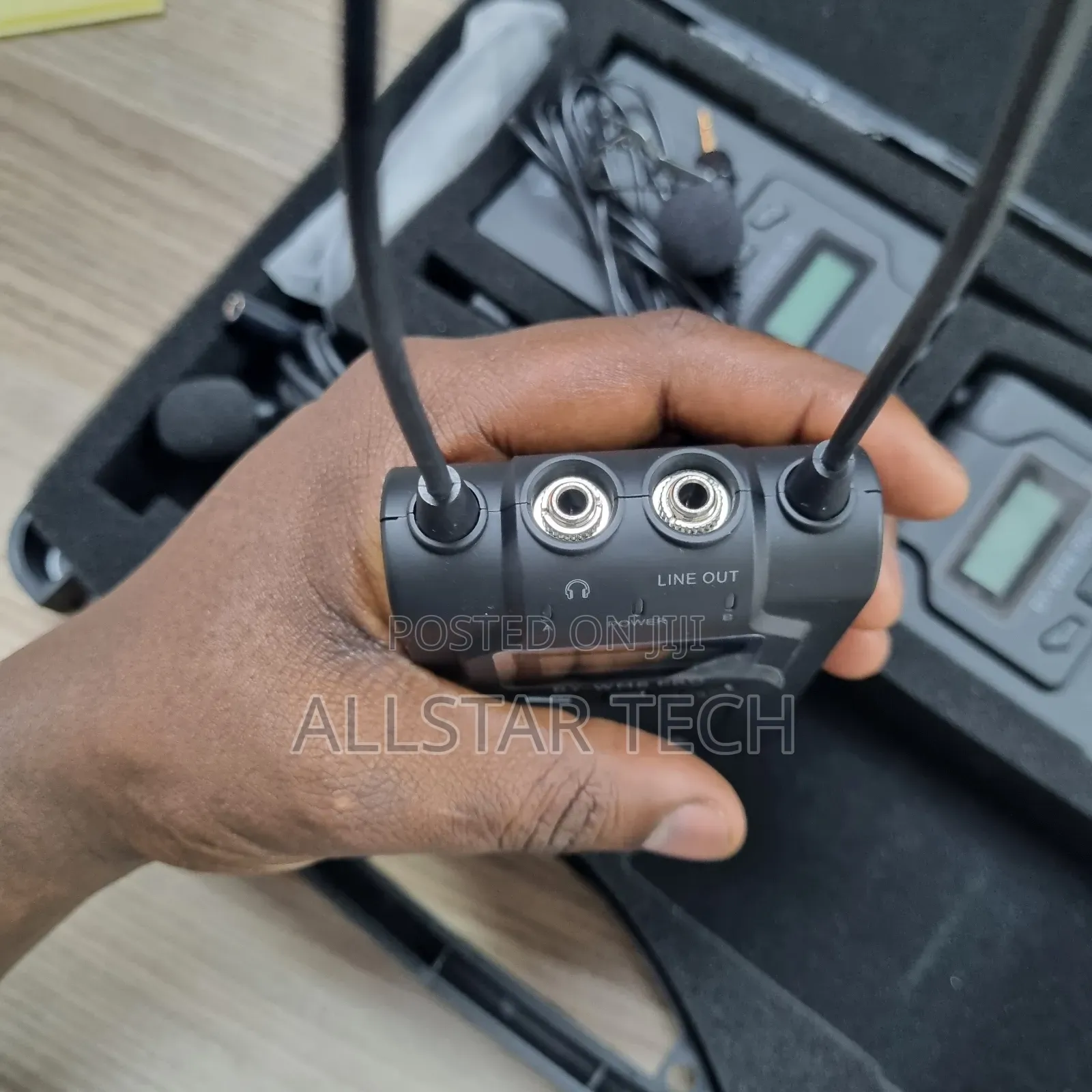 Boya by-Wm8 Pro Uhf Dual-Channel Mono/Stereo Wireless