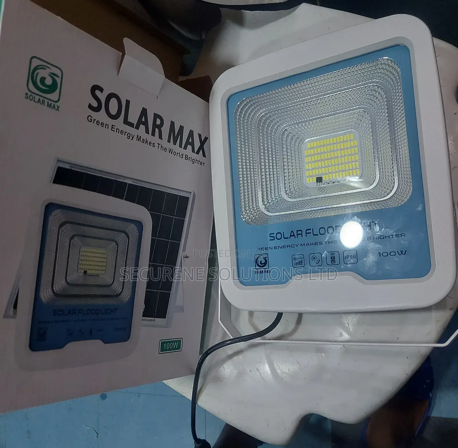 Solarmax Led Solar Floodlight With a Solar Panel