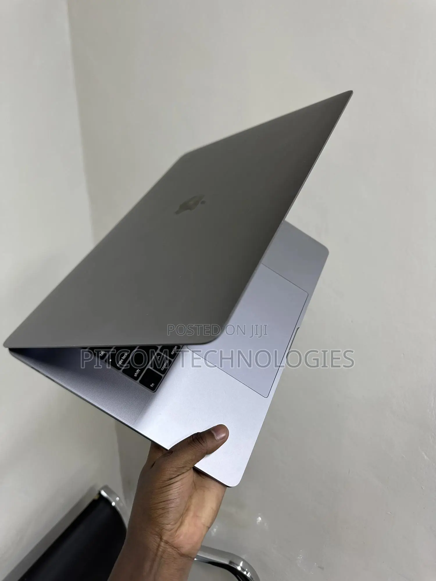 Laptop Apple MacBook Pro 2018 16GB Intel Core I7 SSD 500GB