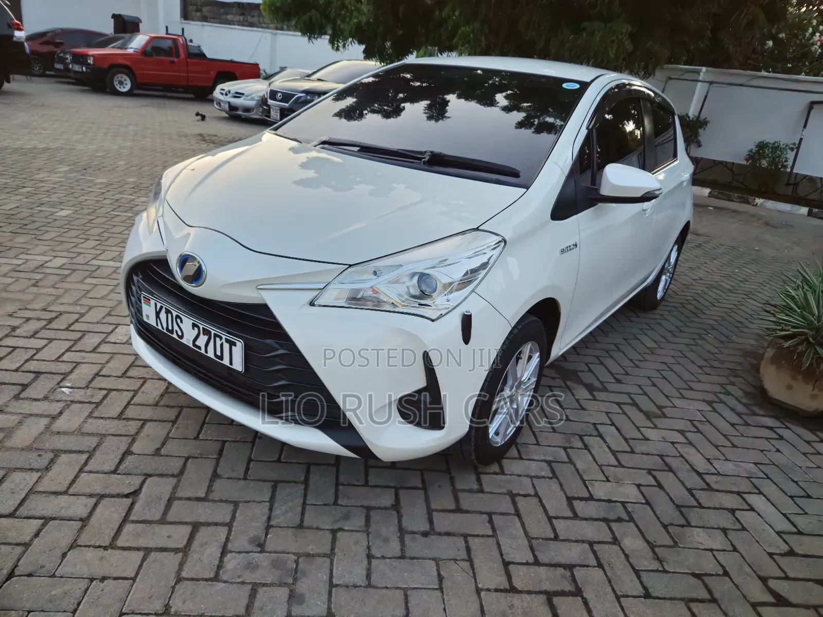 Toyota Vitz 2018 White