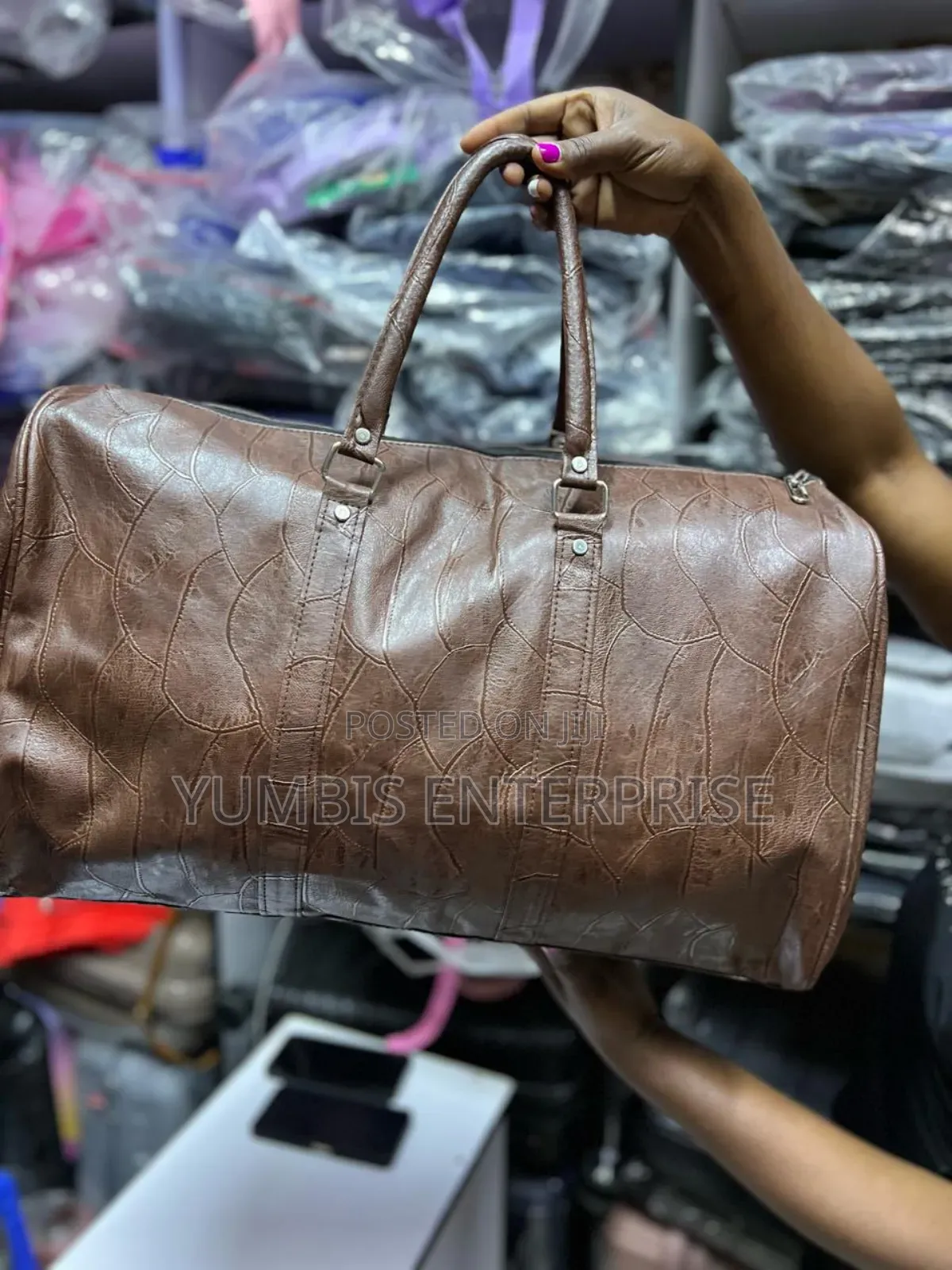 Brown Quality Unisex Duffel Bags at 1400