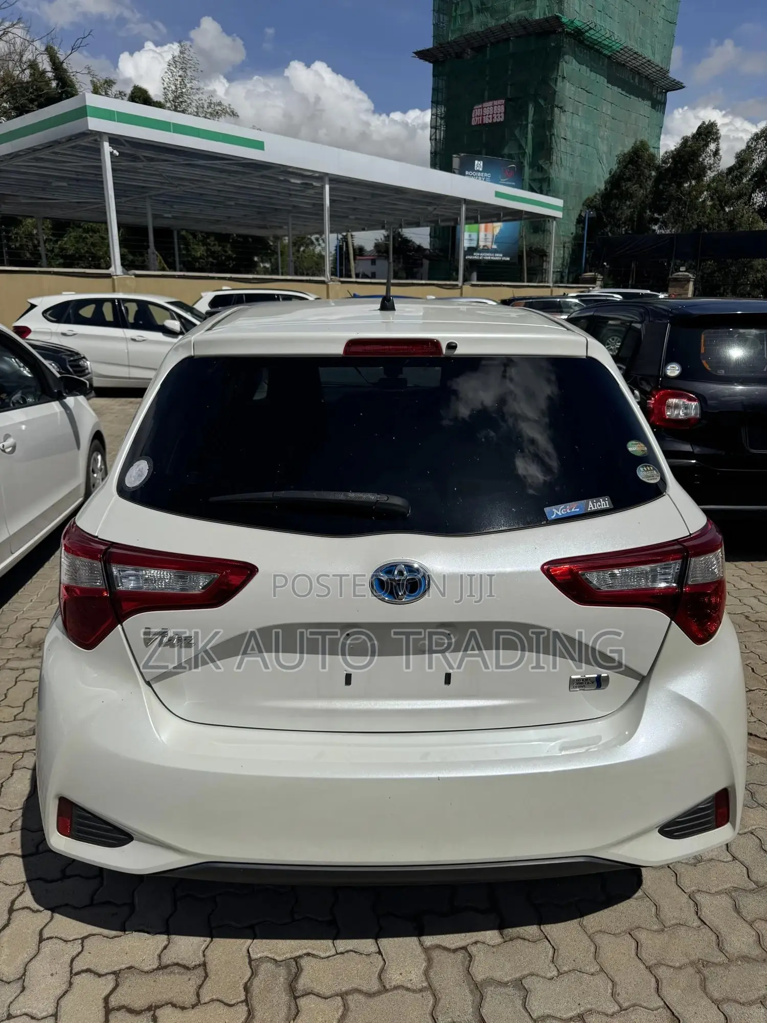 Toyota Vitz 1.5 FWD 5dr 2017 White