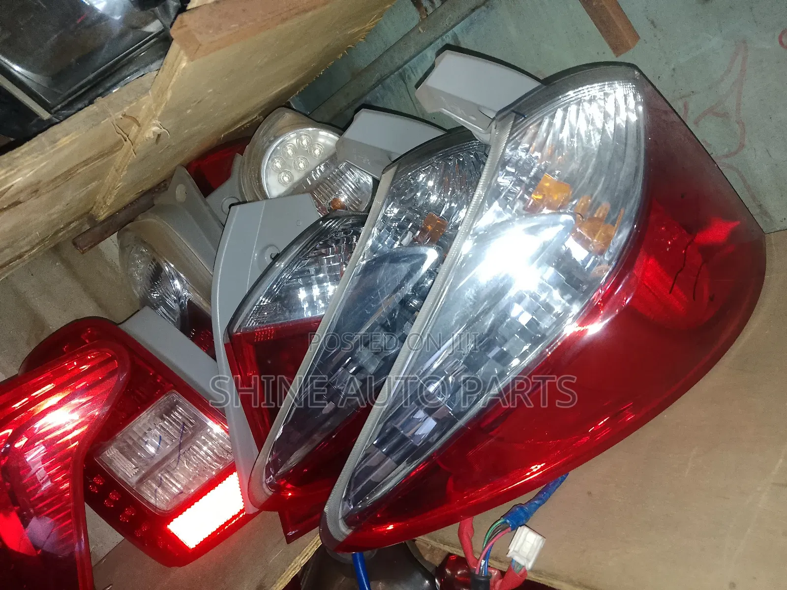 Toyota Ractis Backlight Taillight Taillamp ##