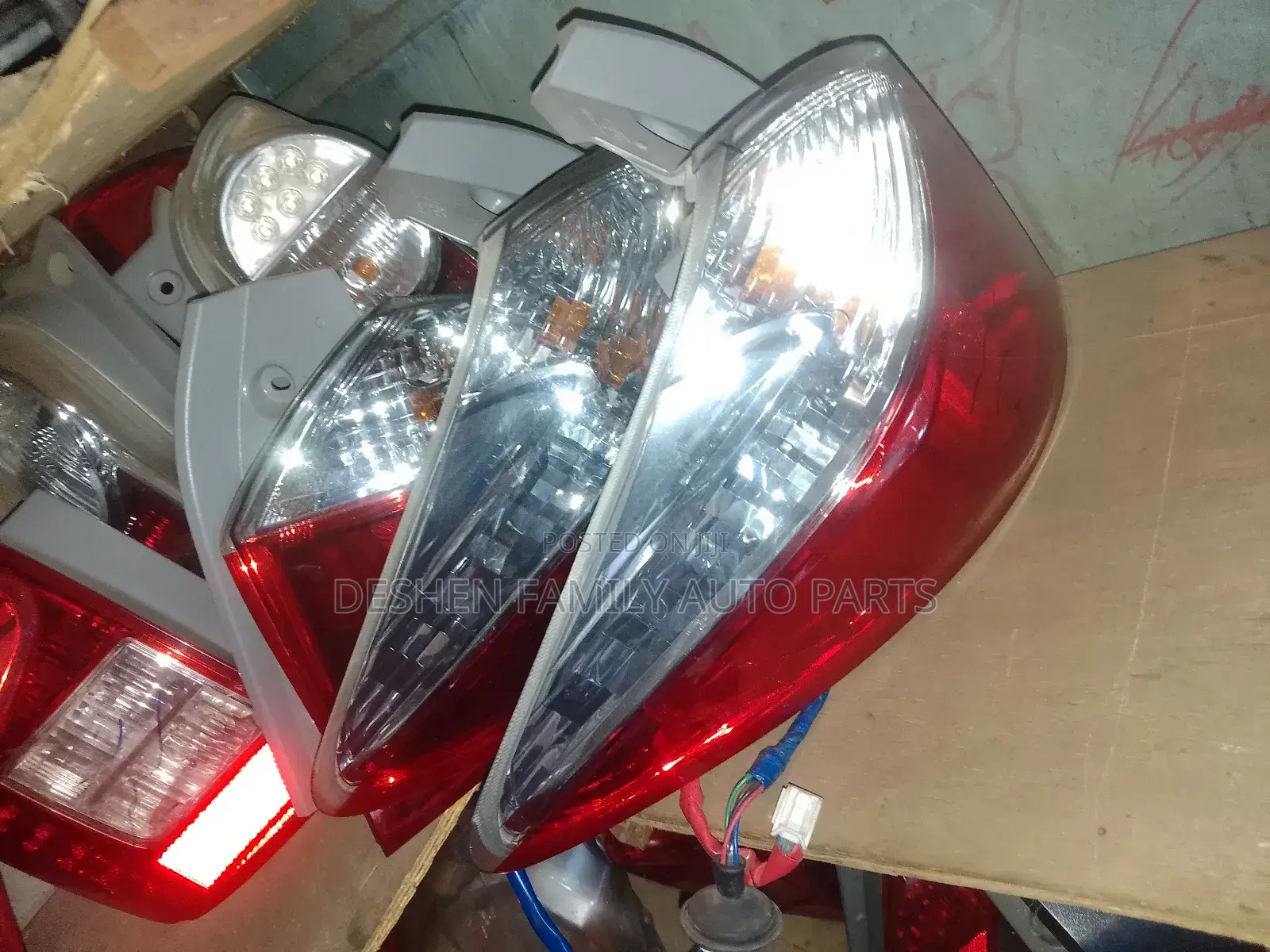 Toyo Ractis Backlight Taillight Taillamp   &&