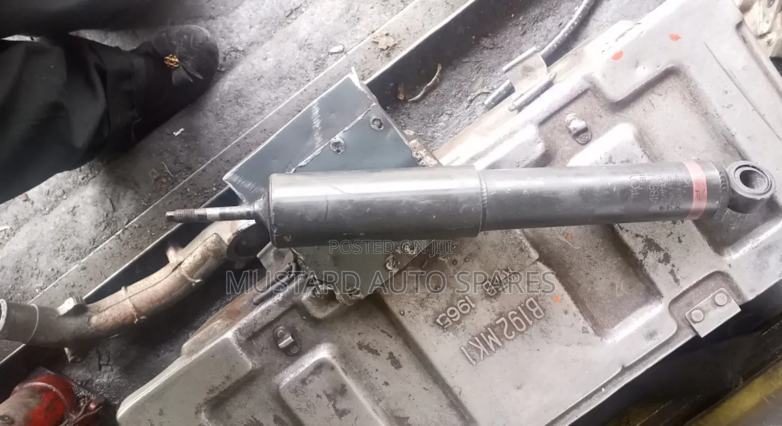 Front Shock Toyota Hiace 7l