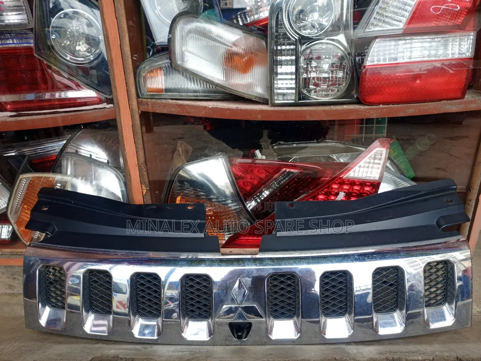 Grill Delica Mitsubishi