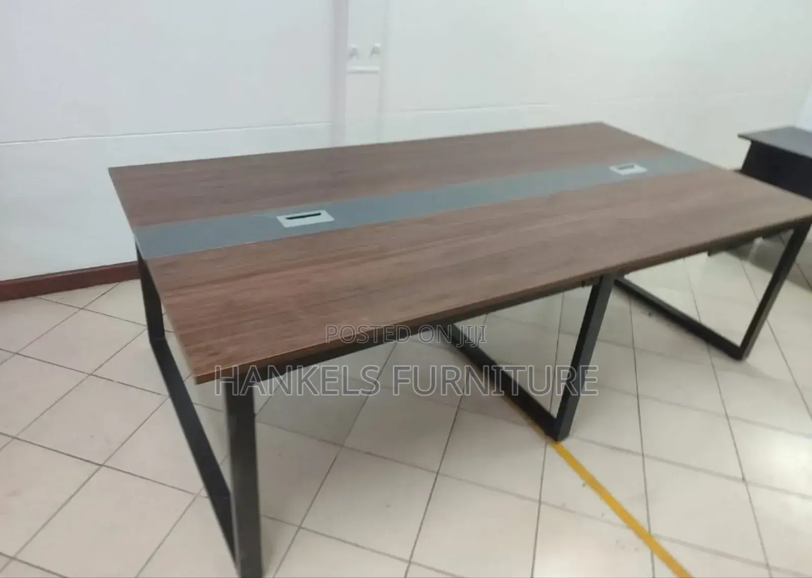 Executive Ergonomic Boardroom Table
