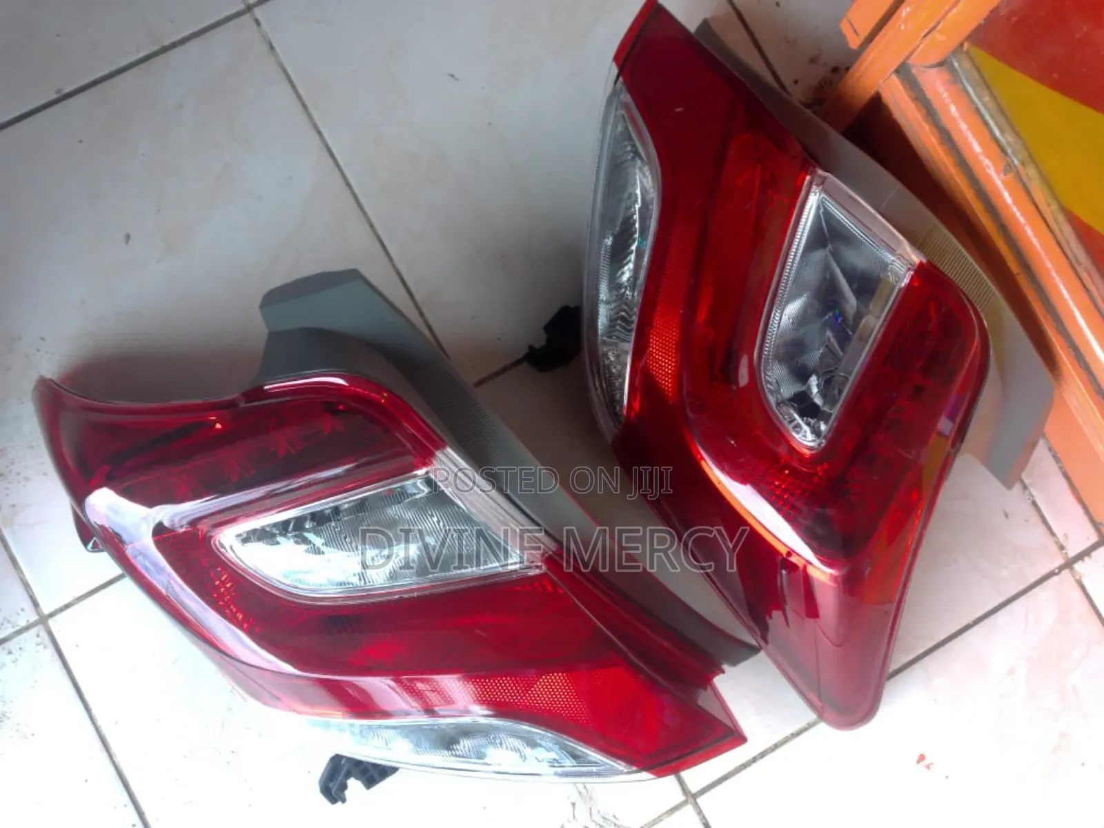 Toyota Vitz Jewela Back Light/ Tail Lamp Lights