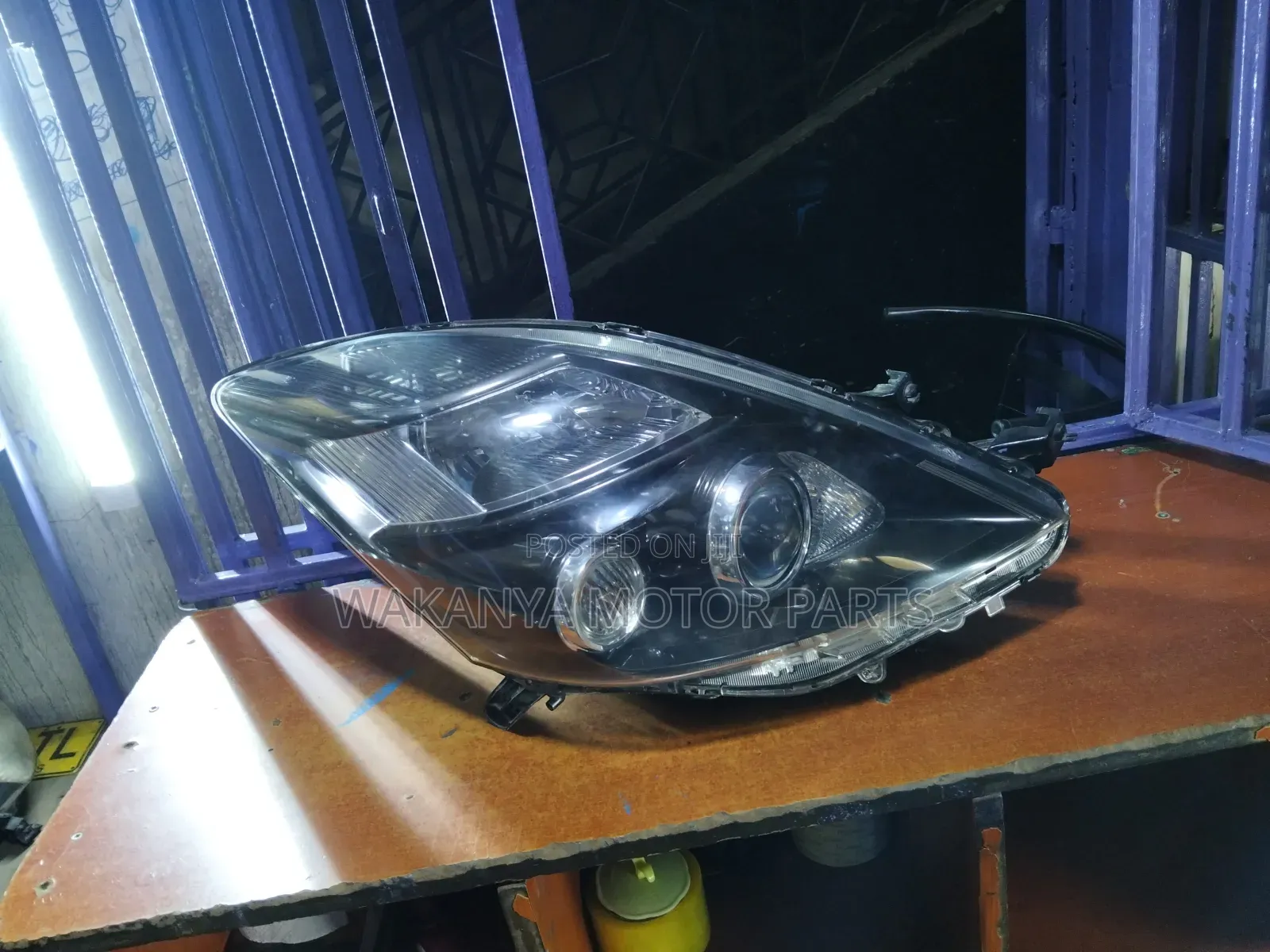 Toyota Isis 2008/09/10 Xenon Headlamp, Clean Ex Japan