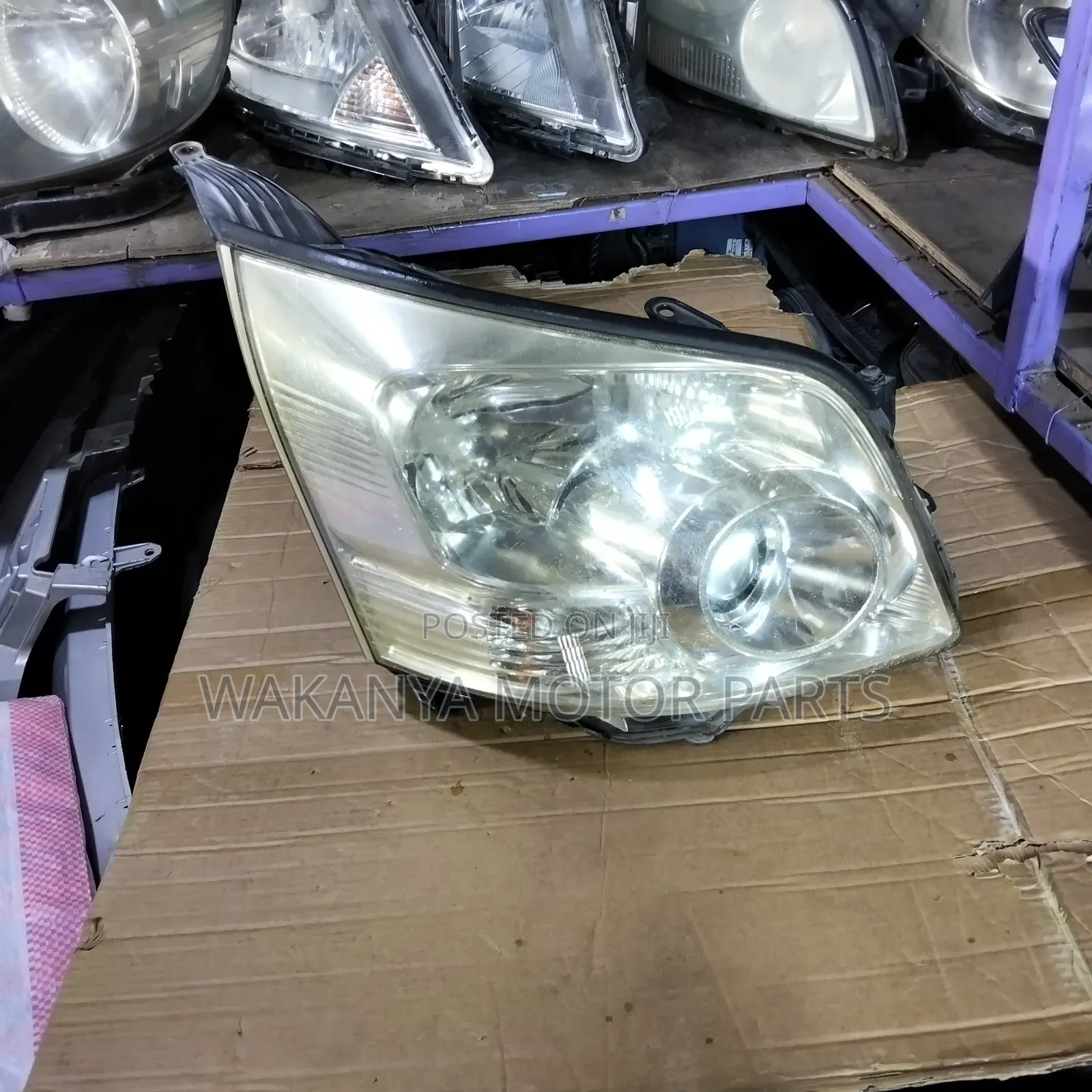 Toyota Noah 2008/09/10 Xenon Headlamp, Ex Japan Parts