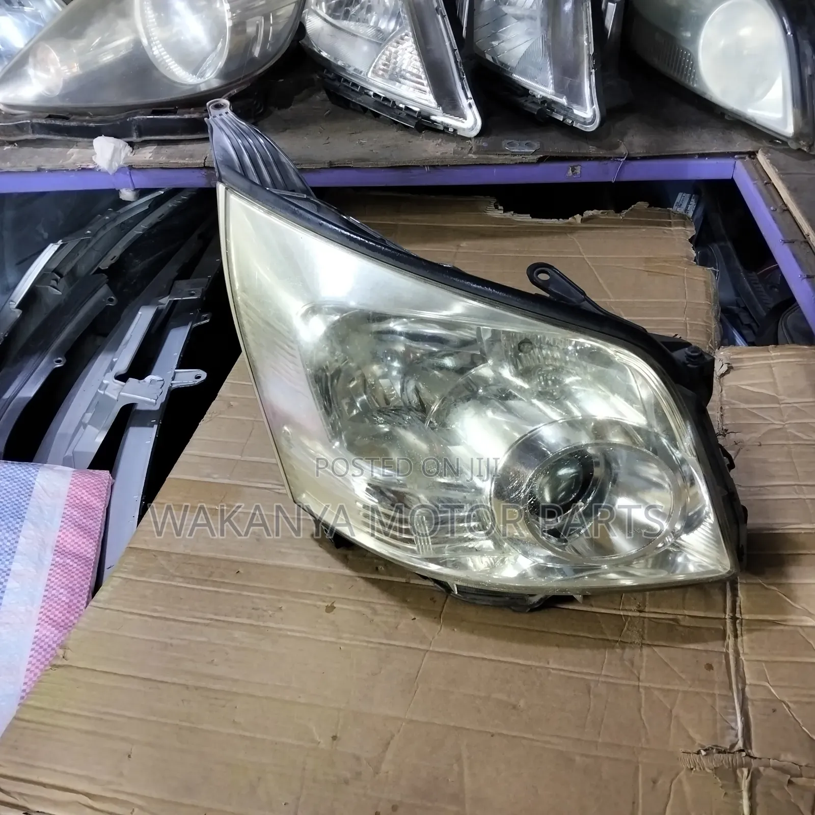 Toyota Noah 2008/09/10 Xenon Headlamp, Ex Japan Parts