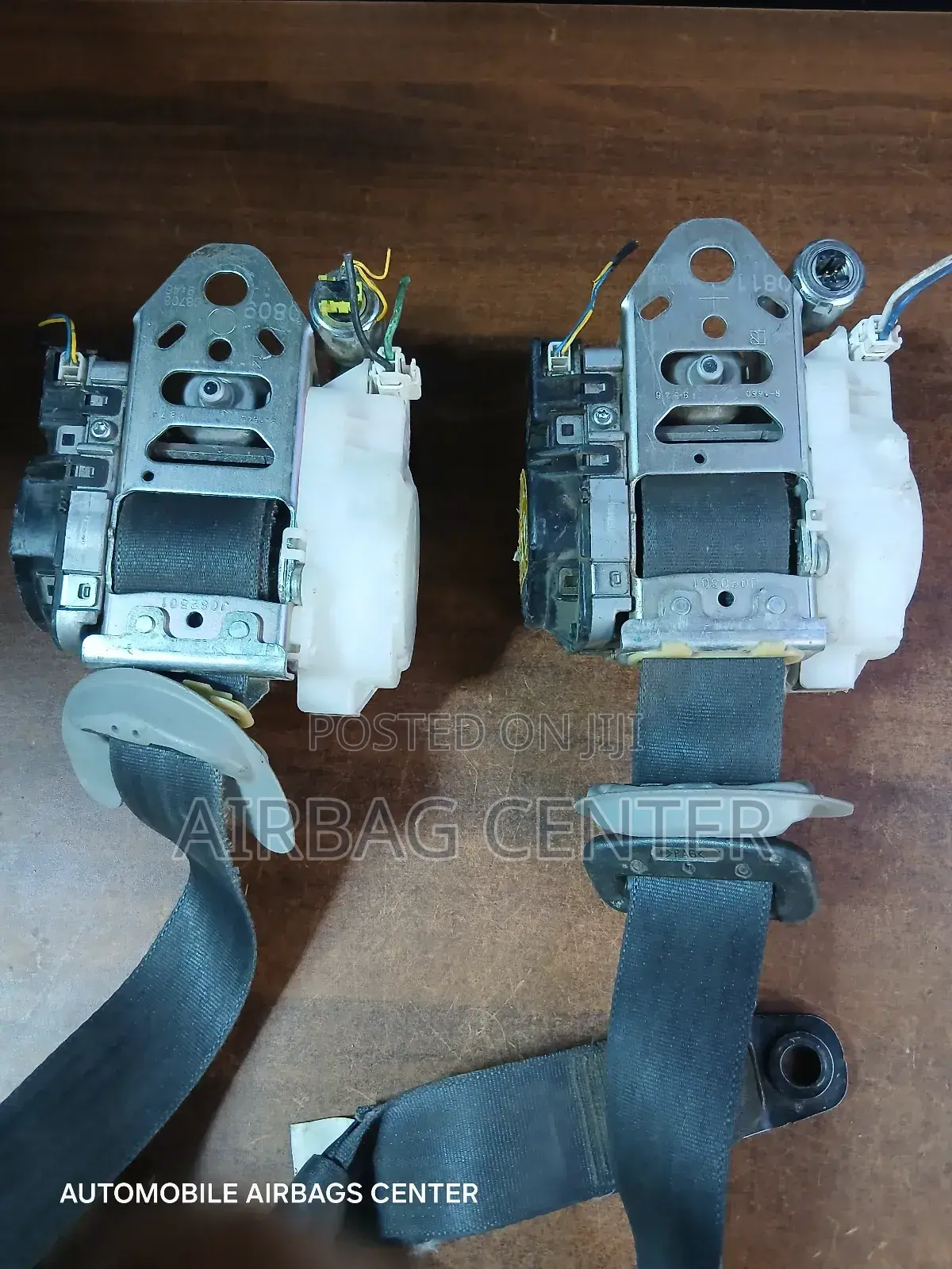 V8 200 Series Seatbelts
