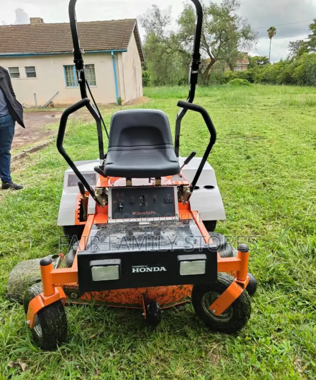 Ride-on -Lawnmower