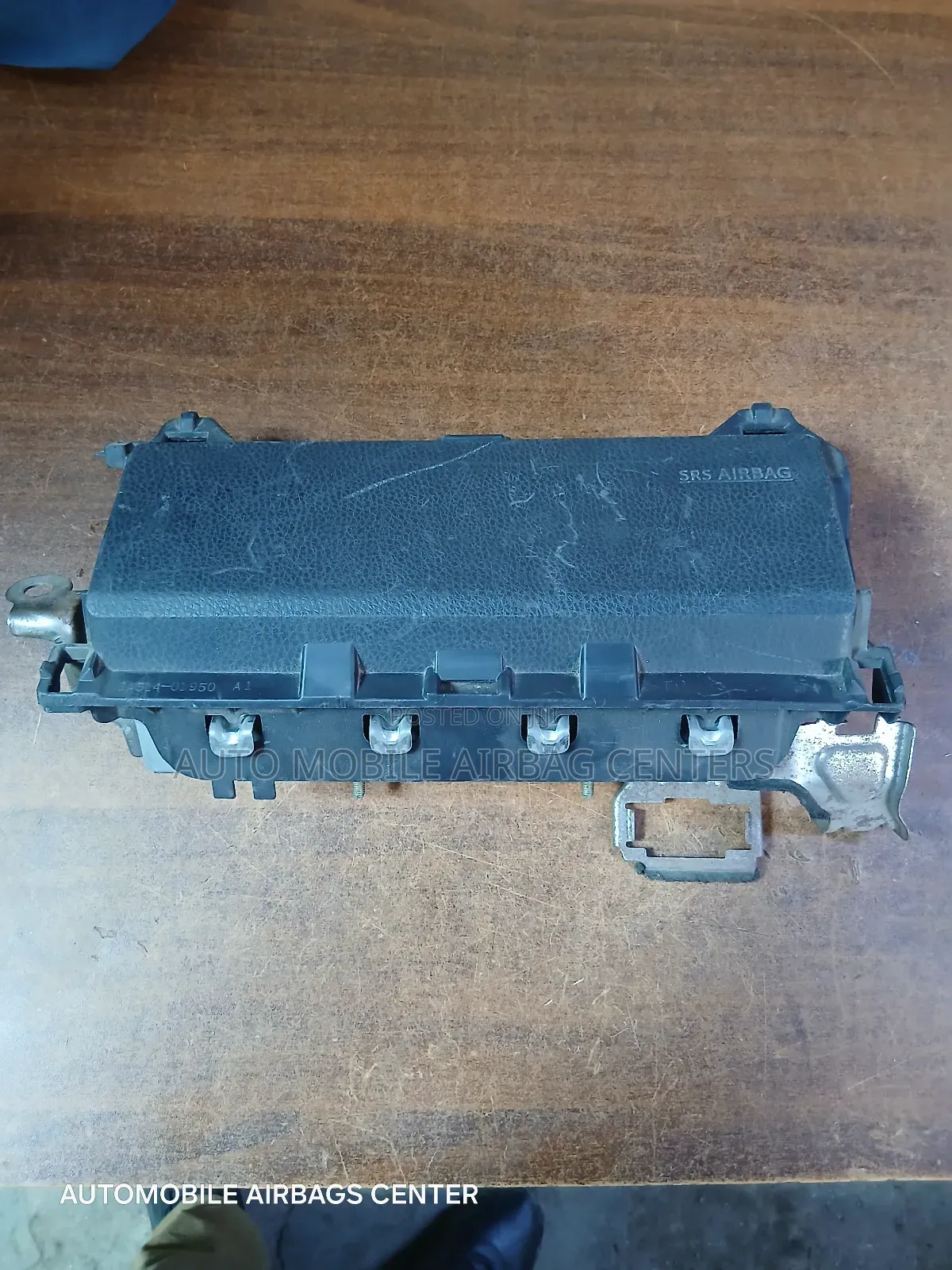 Toyota Voxy Knee Airbag