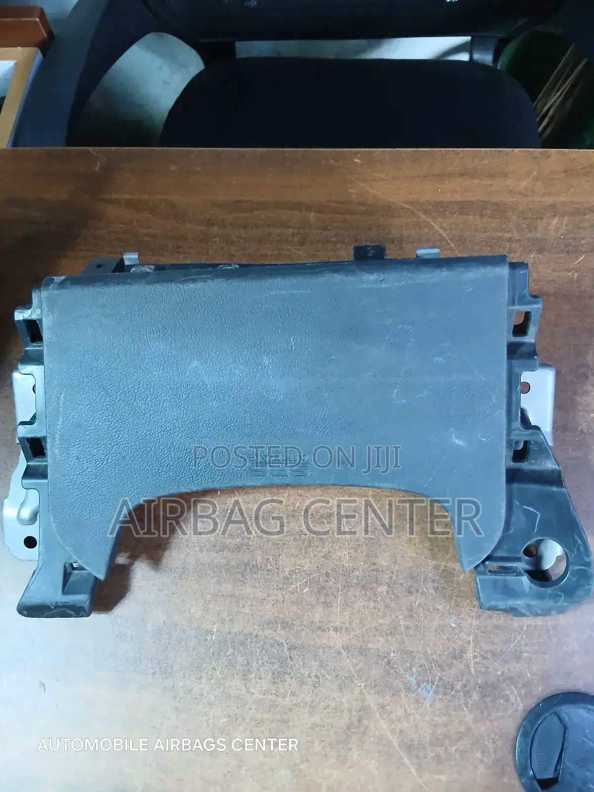 Outlander Mk3 Knee Airbag
