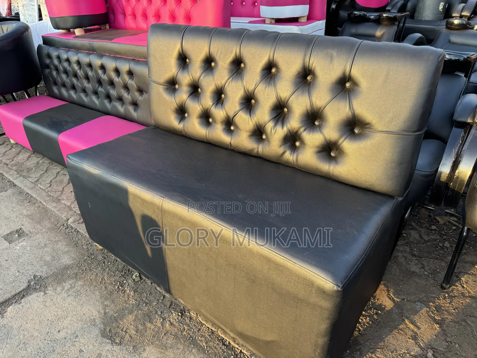 Black Restaurant And Bar 5 Ft Couche