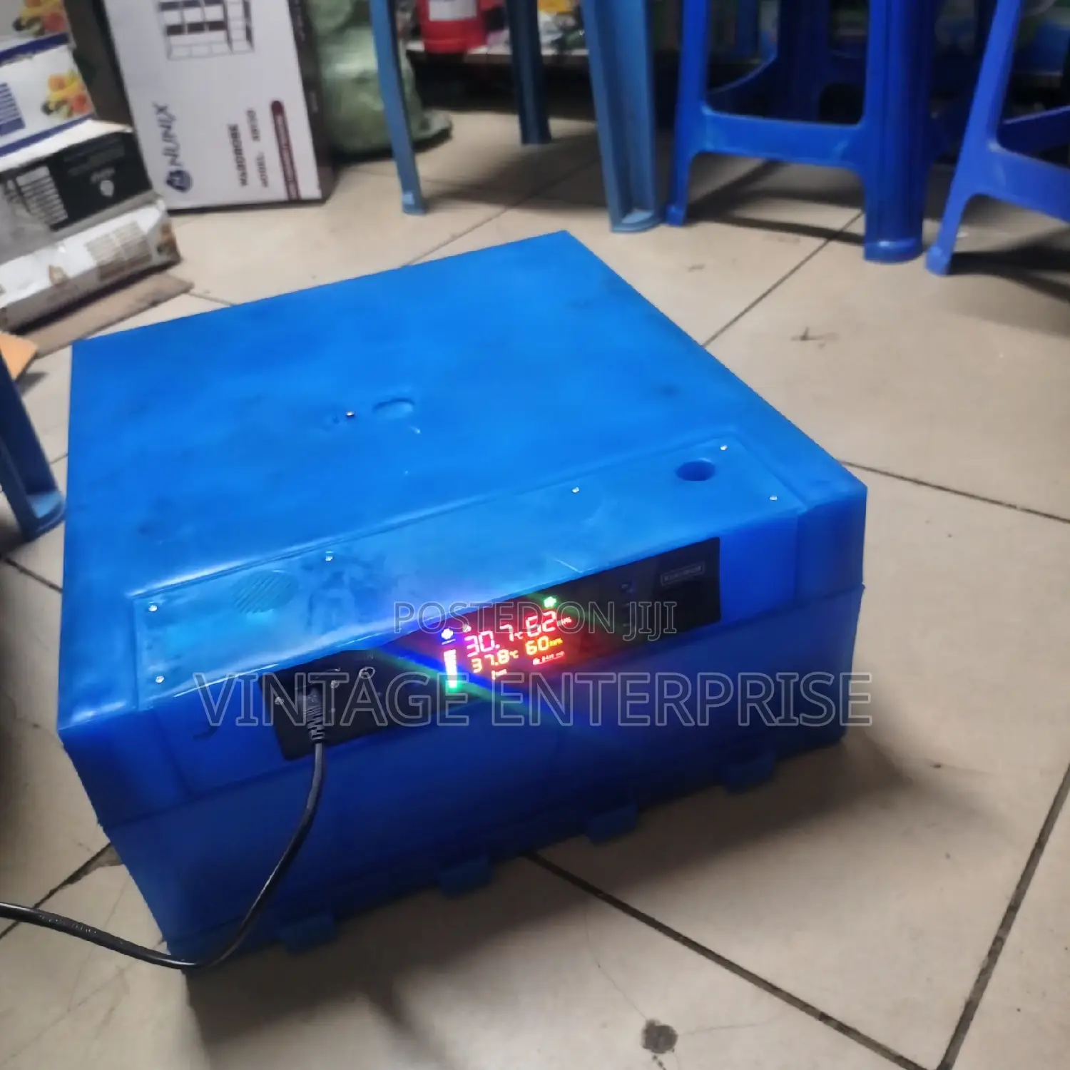 64 Eggs Incubator