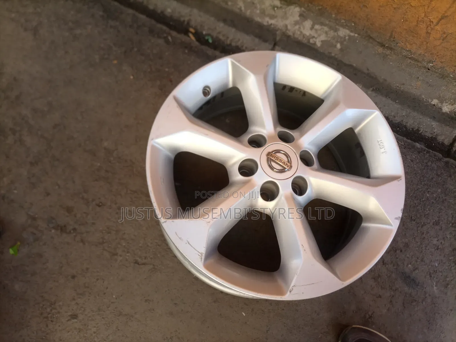 Navara Silver Sports Rims Size 17