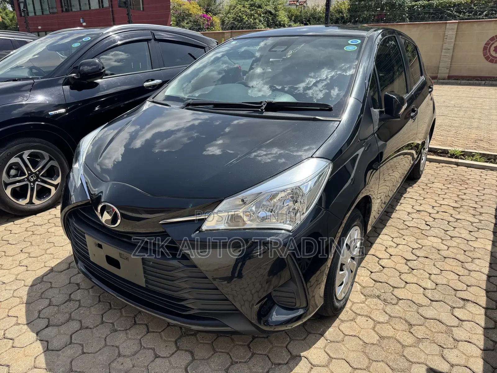 Toyota Vitz 1.0 FWD 5dr 2018 Black