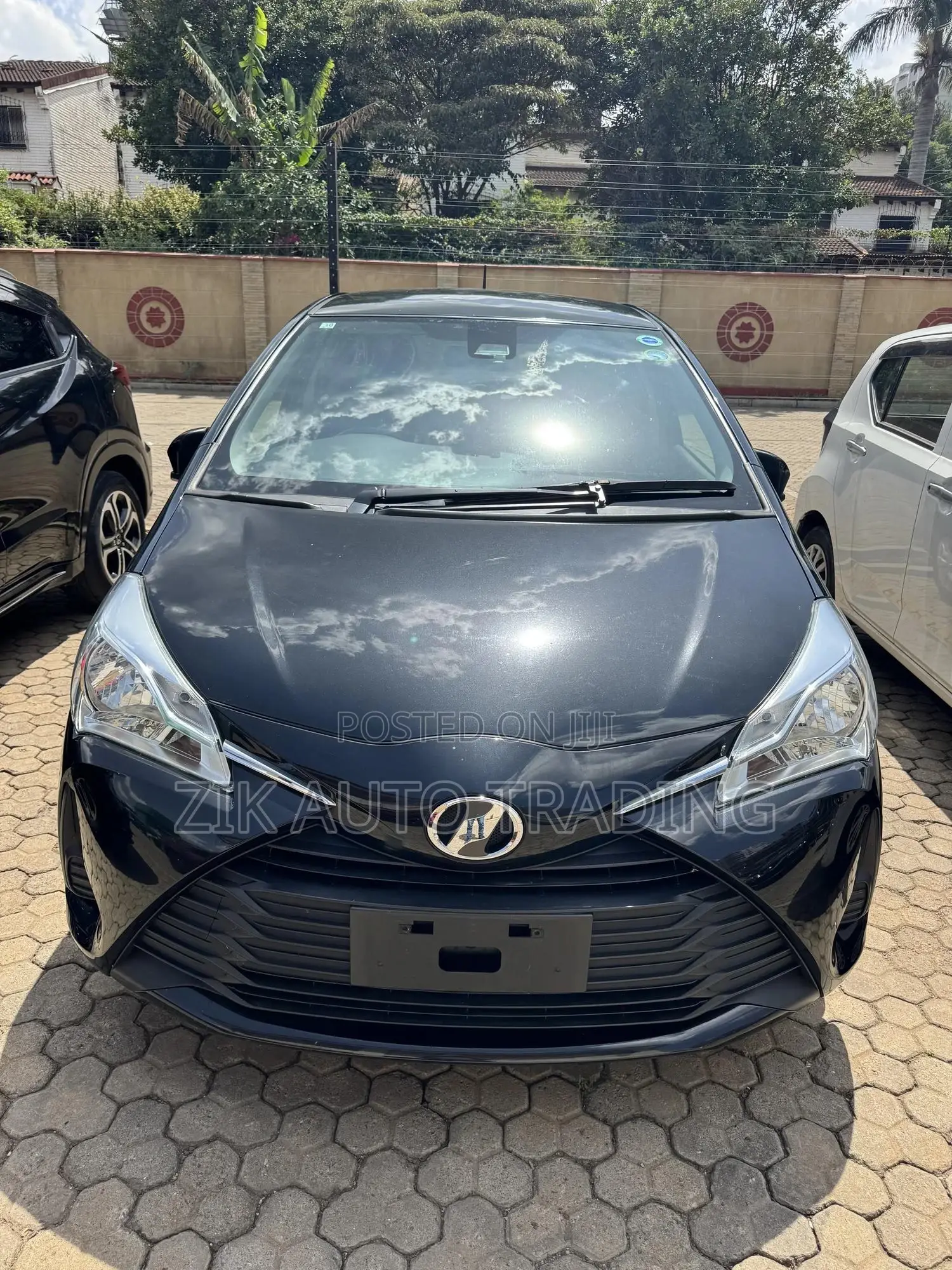Toyota Vitz 1.0 FWD 5dr 2018 Black
