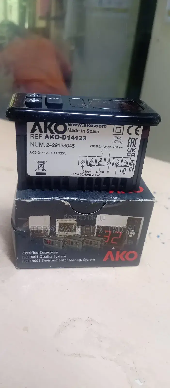 Ako Controller Switch