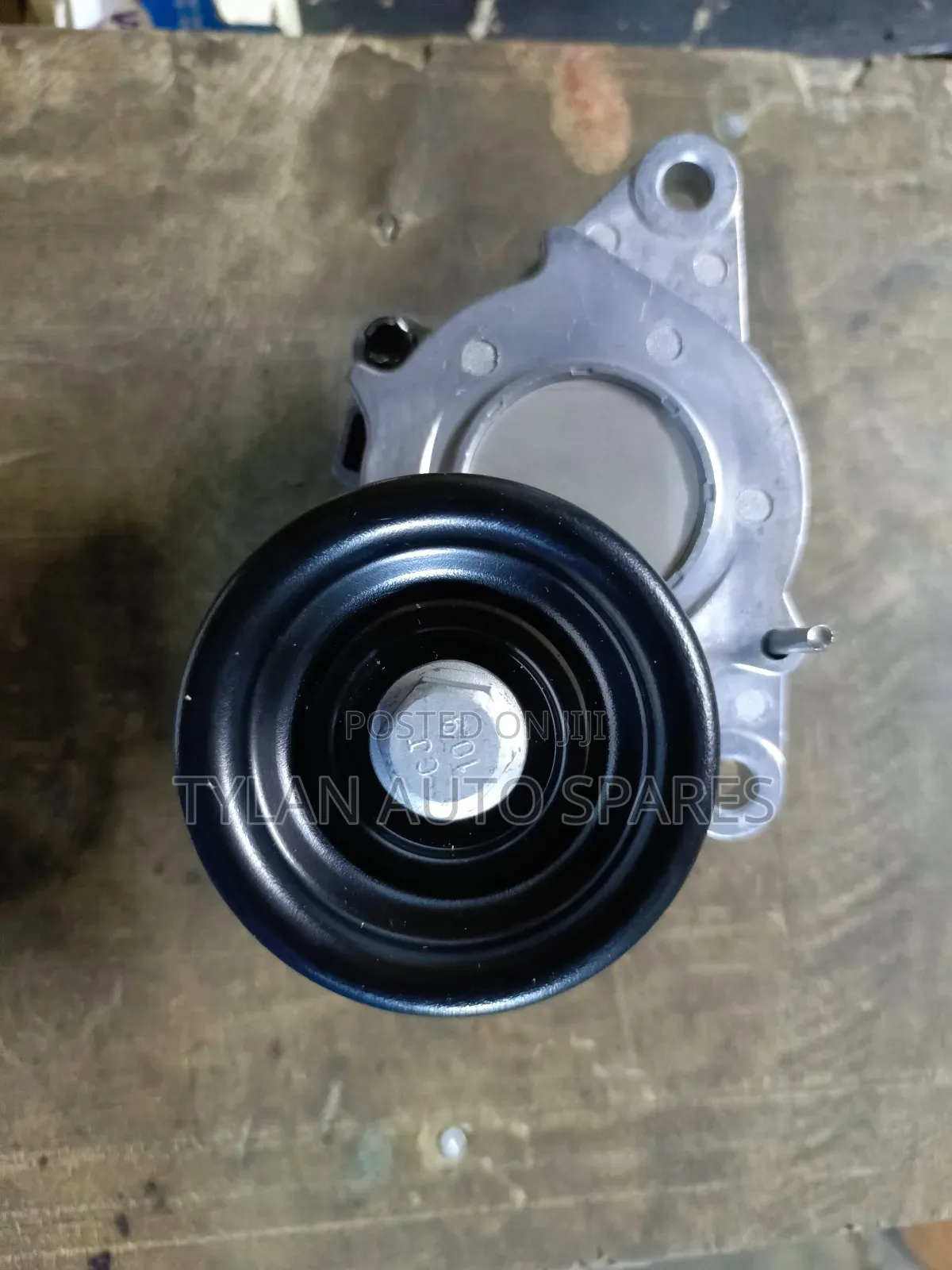 Fan Belt Tensioner Yd25 Nv350/Nissan Navara