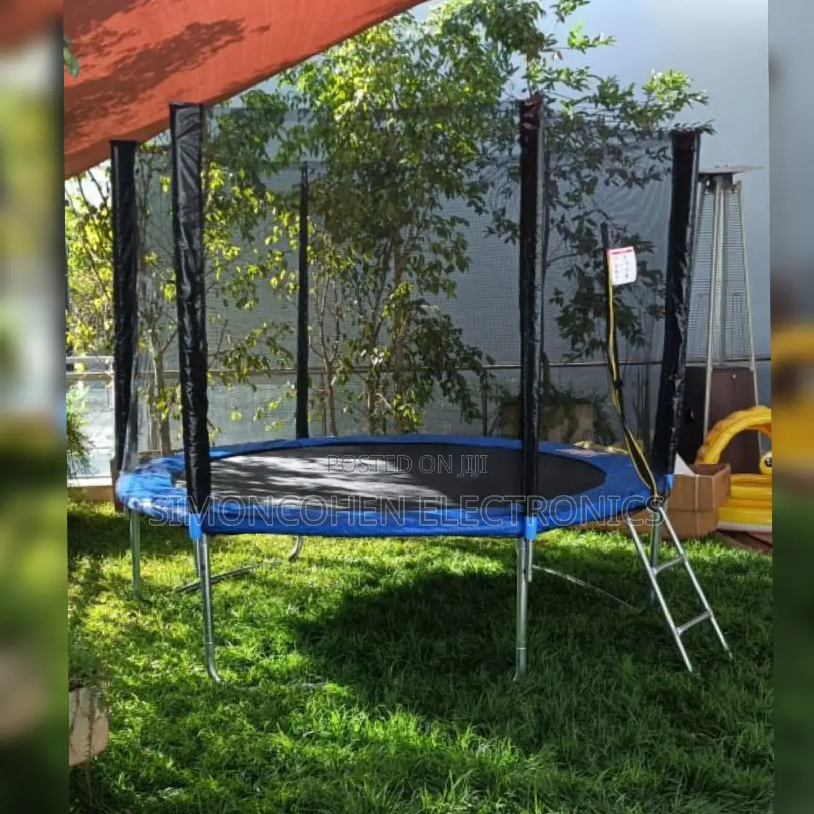 8ft Durable Trampoline With a Safety Enclosure Net