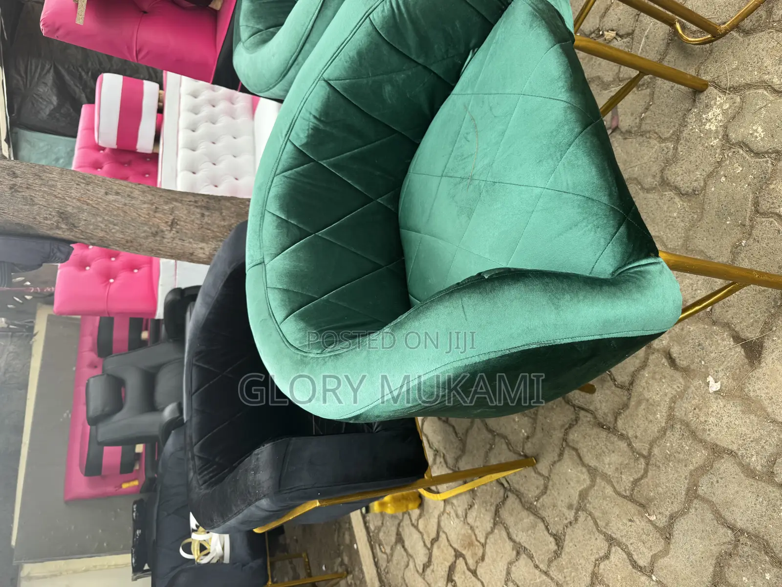 Green Velvet Manicure Styling Seats