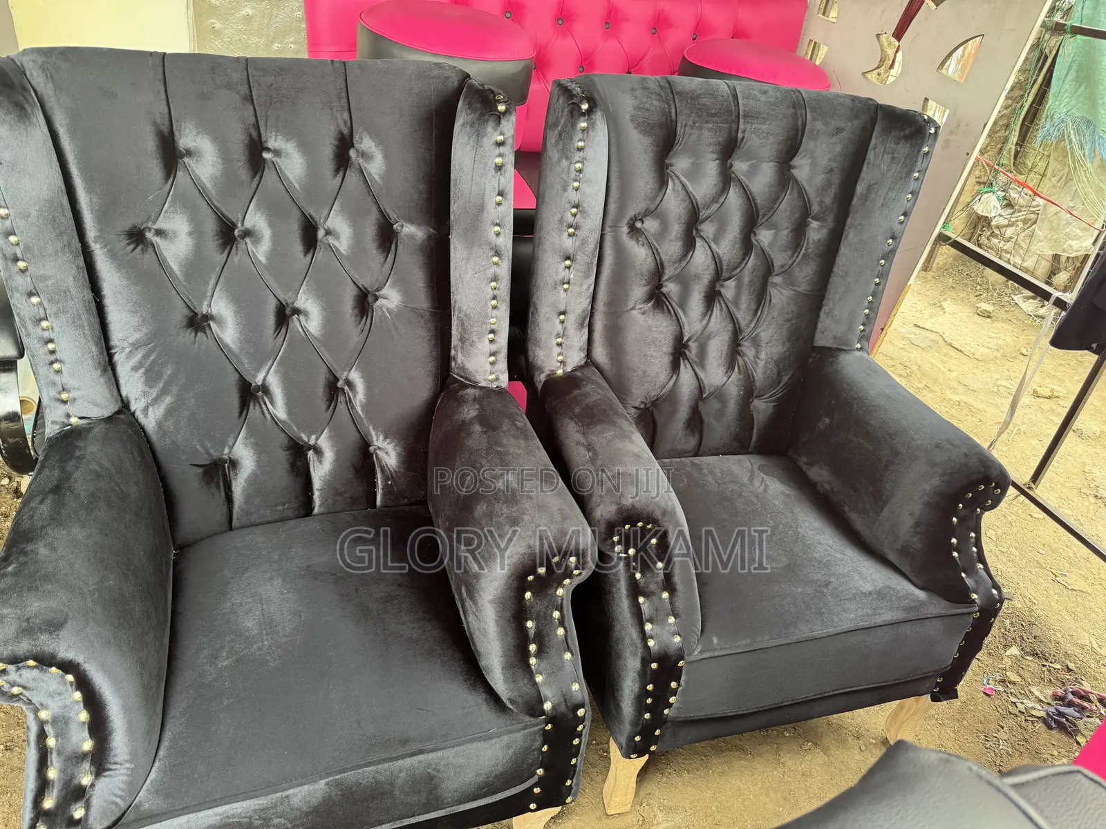 Black Velvet Manicure King Size Chair