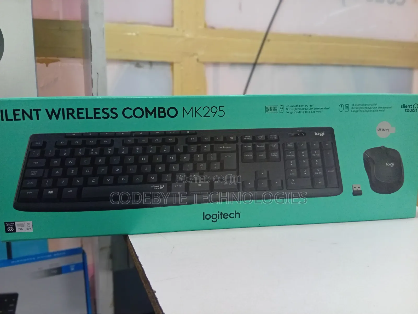 Logitech Mk295 Silent Wireless Keyboard and Mouse Combo