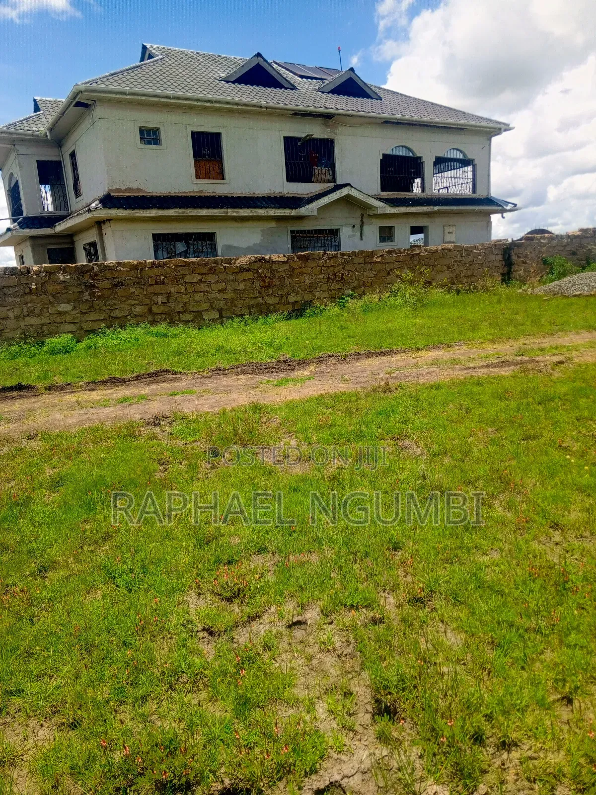 5bdrm House in Komarock (Shrines), Machakos Town for sale