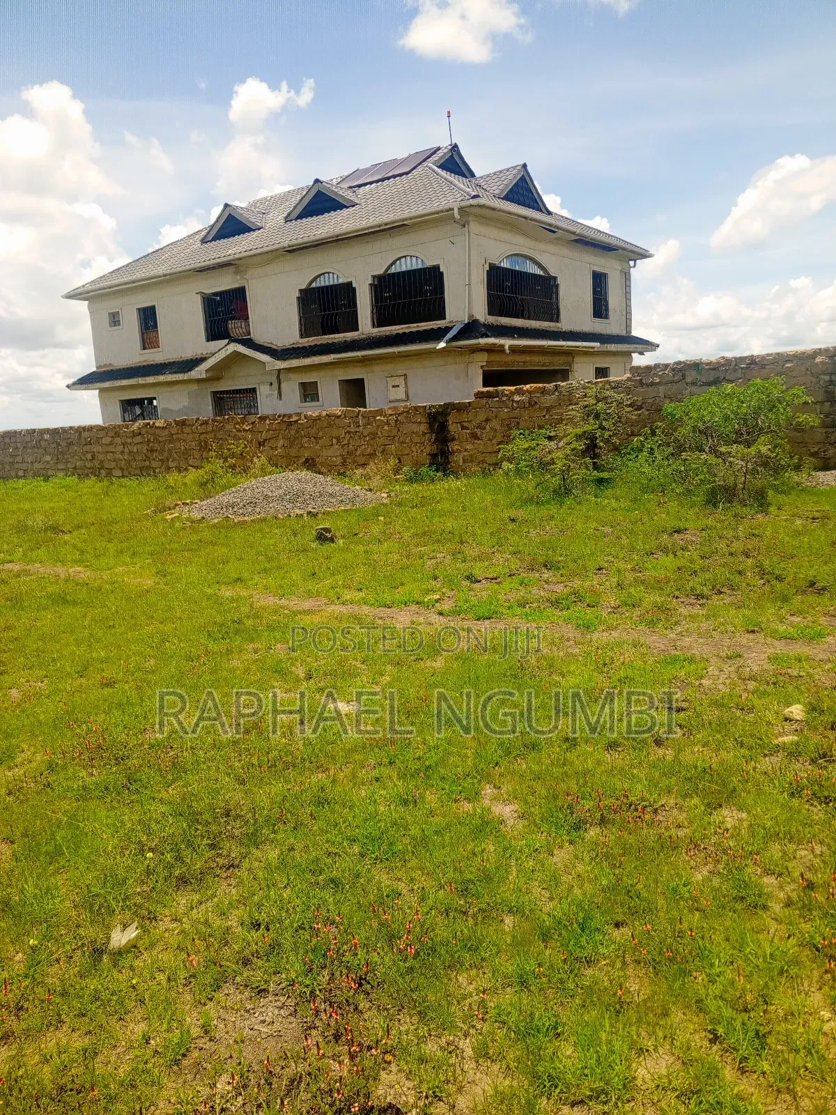 5bdrm House in Komarock (Shrines), Machakos Town for sale