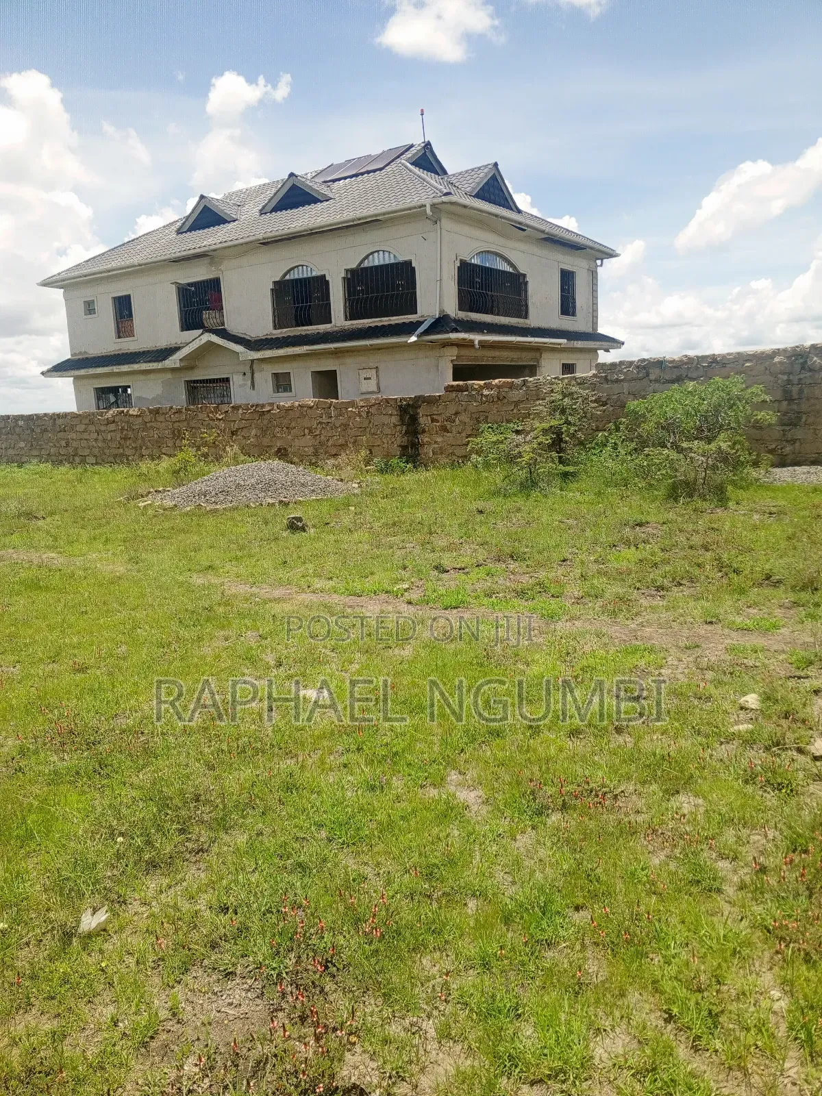 5bdrm House in Komarock (Shrines), Machakos Town for sale