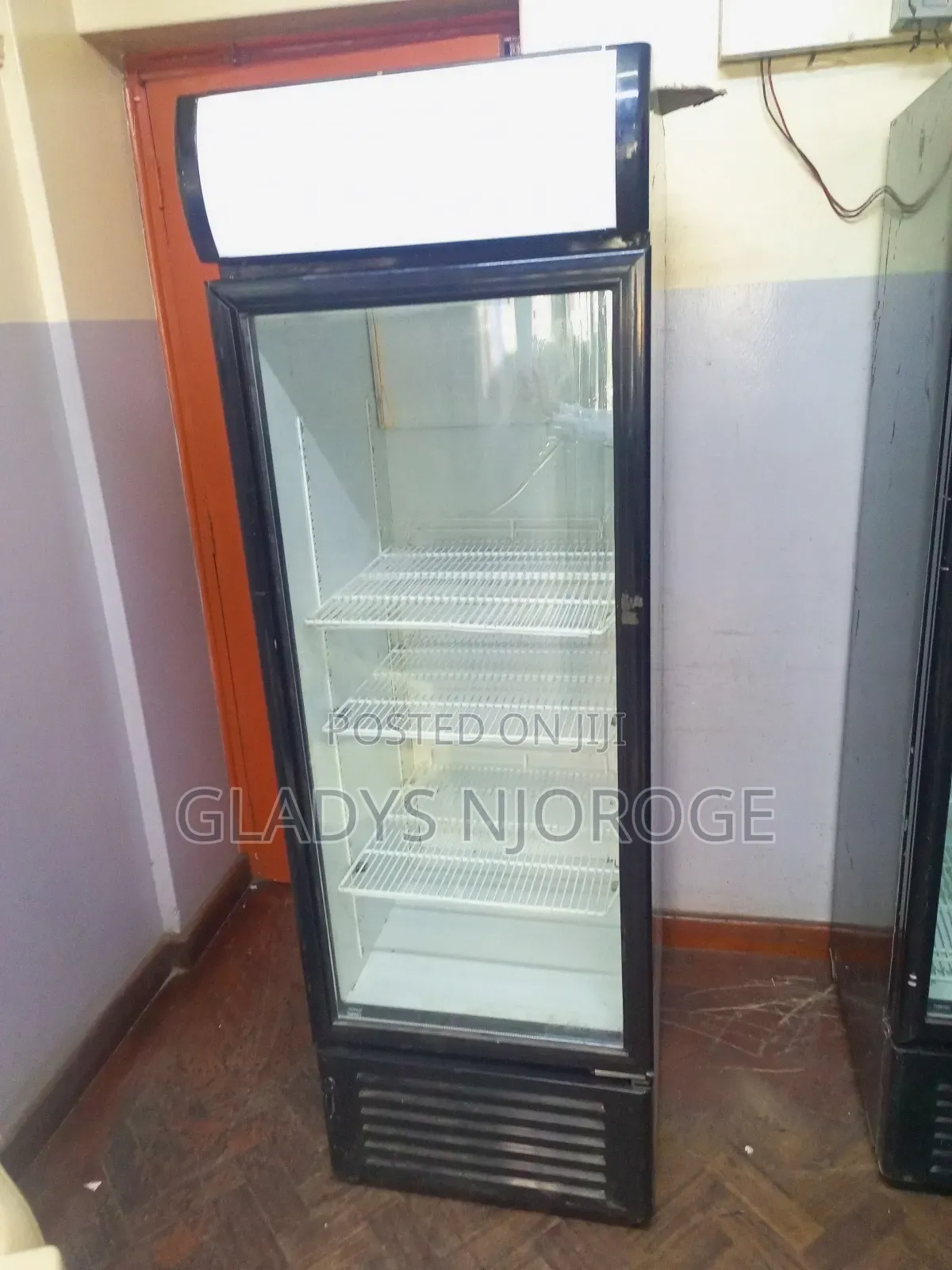 Neat Display Fridge