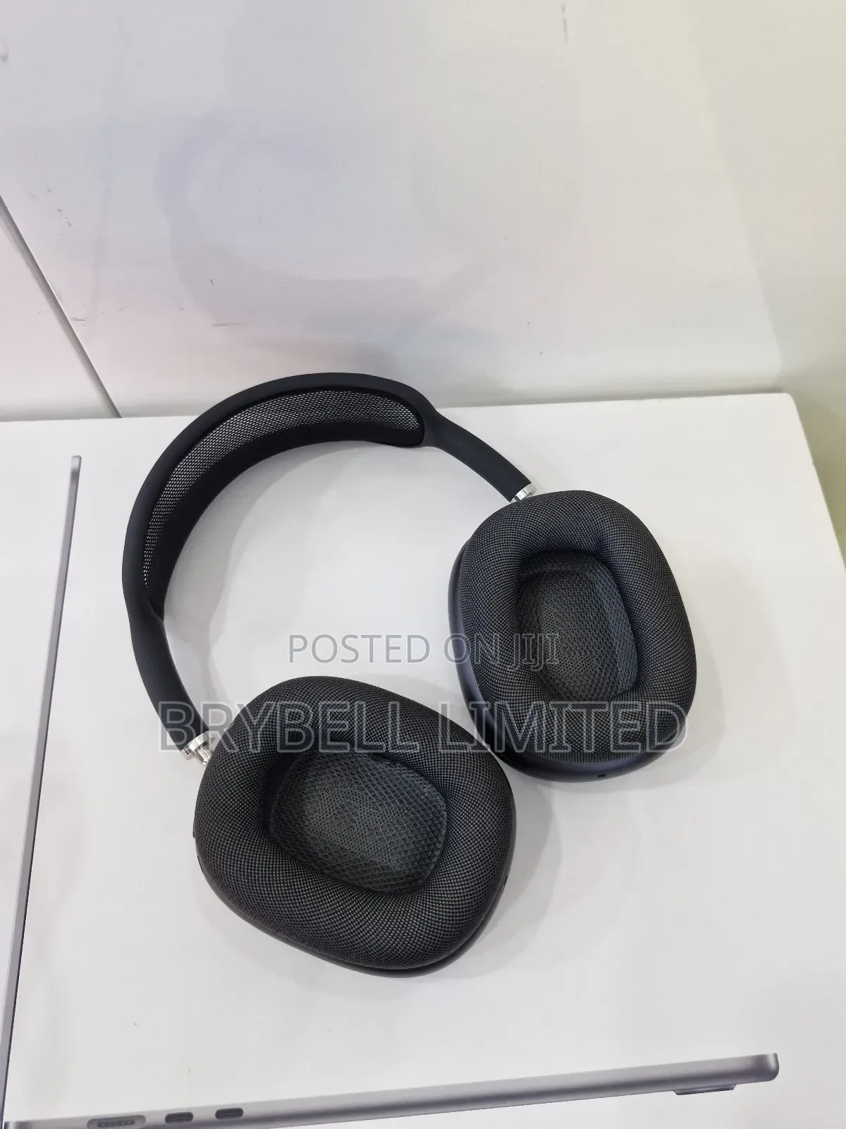 Original Apple Airpods Max, Black, Clean as New