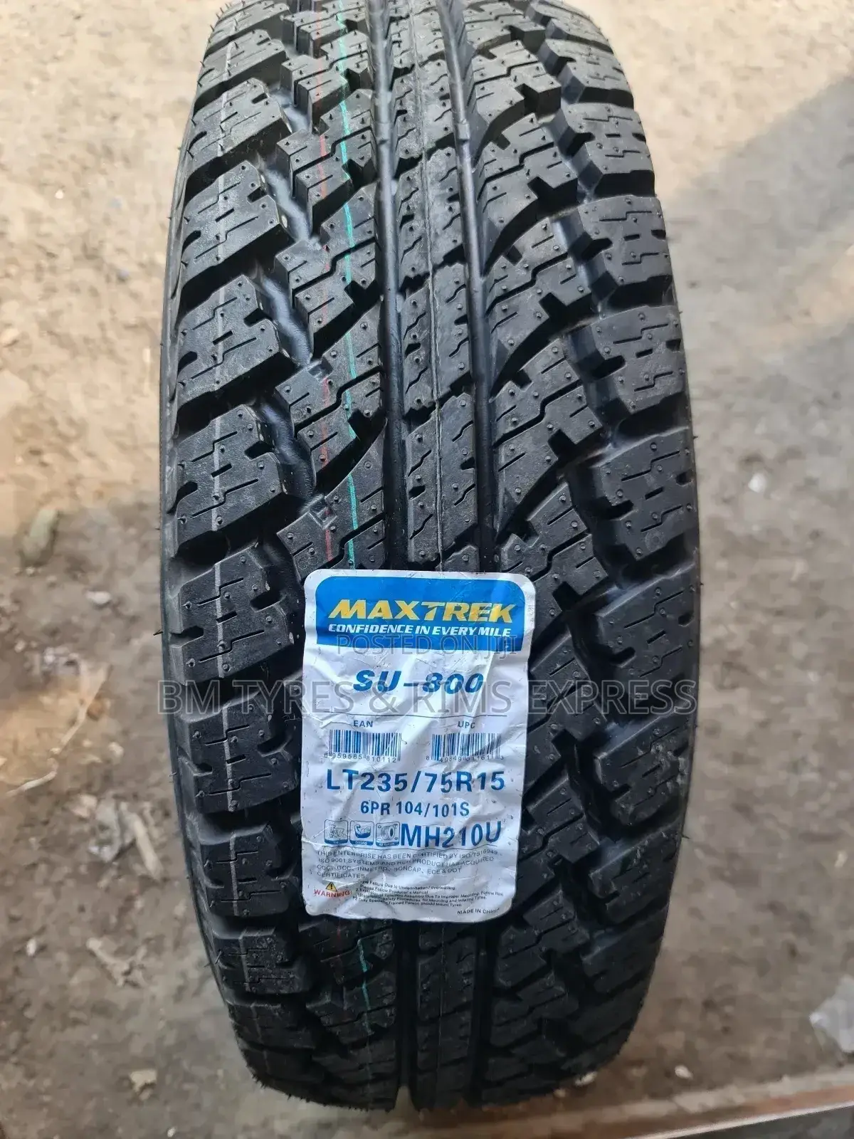 235 /75 R15 Maxtrek (Commercial)
