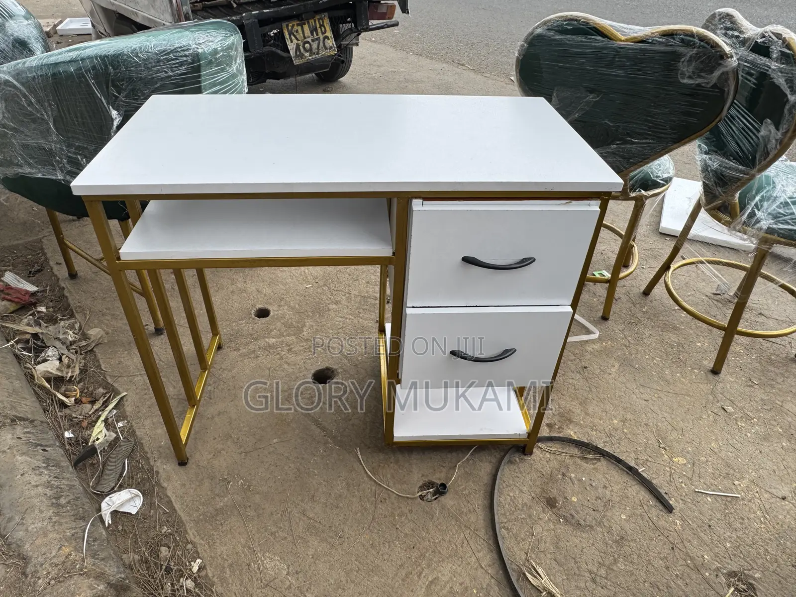 White Manicure Desk Table With Drawers
