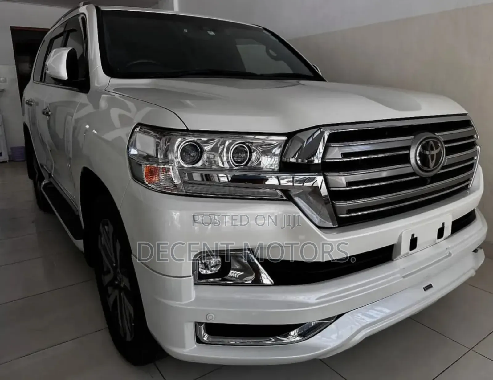 Toyota Land Cruiser 4.6 V8 ZX 2018 White
