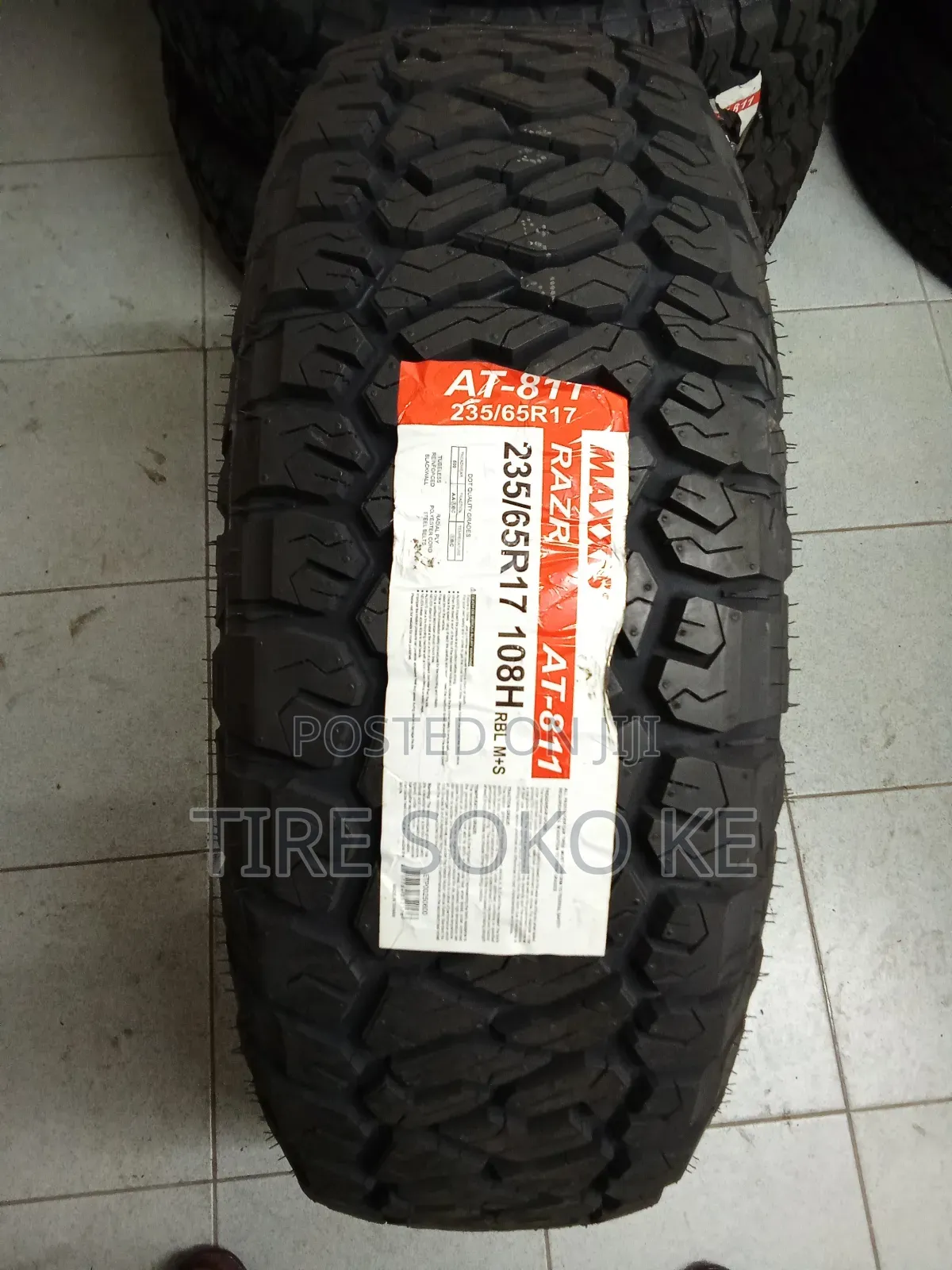 235/65r17 Maxxis Razr At811