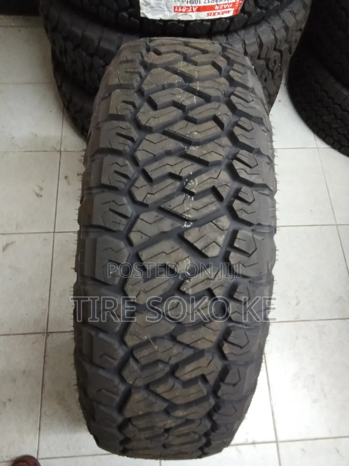 235/65r17 Maxxis Razr At811