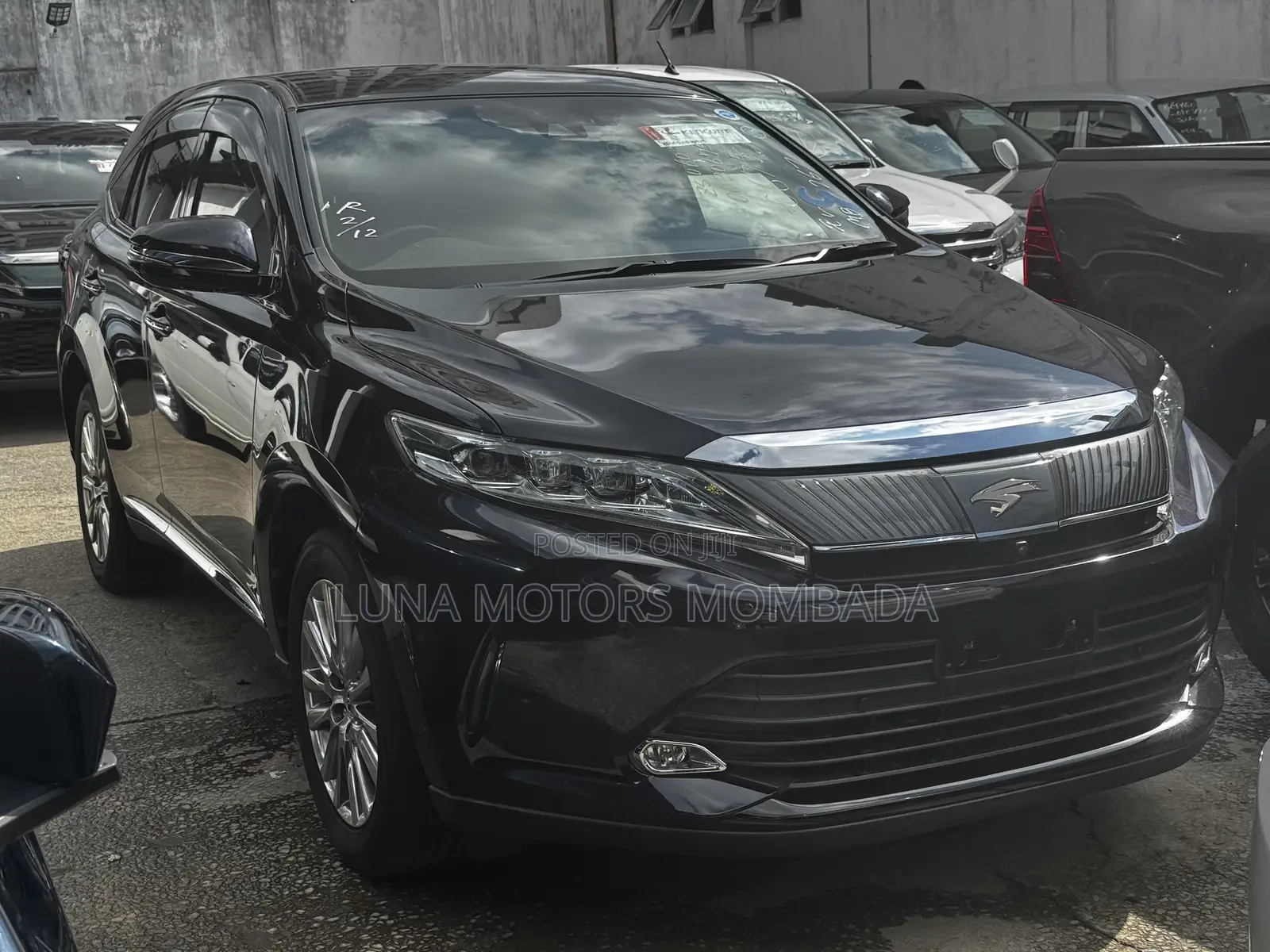 Toyota Harrier 2.0 4WD 2018 Black
