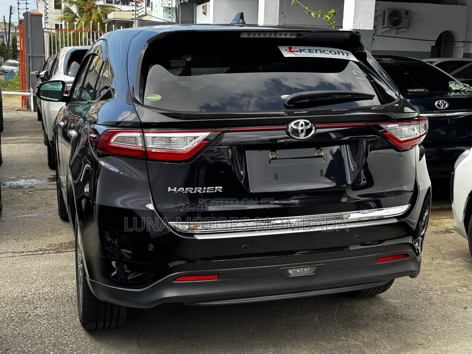 Toyota Harrier 2.0 4WD 2018 Black