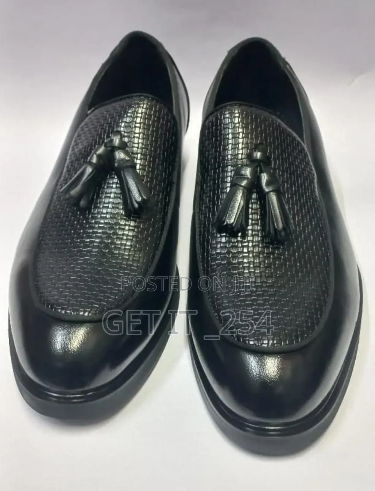  _Quality Official Restocked_ 
 _Size 39- 45_
