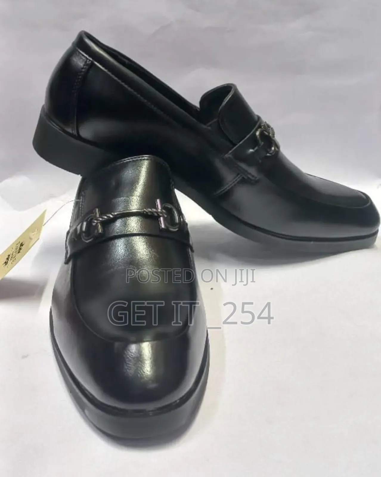  _Quality Official Restocked_ 
 _Size 39- 45_