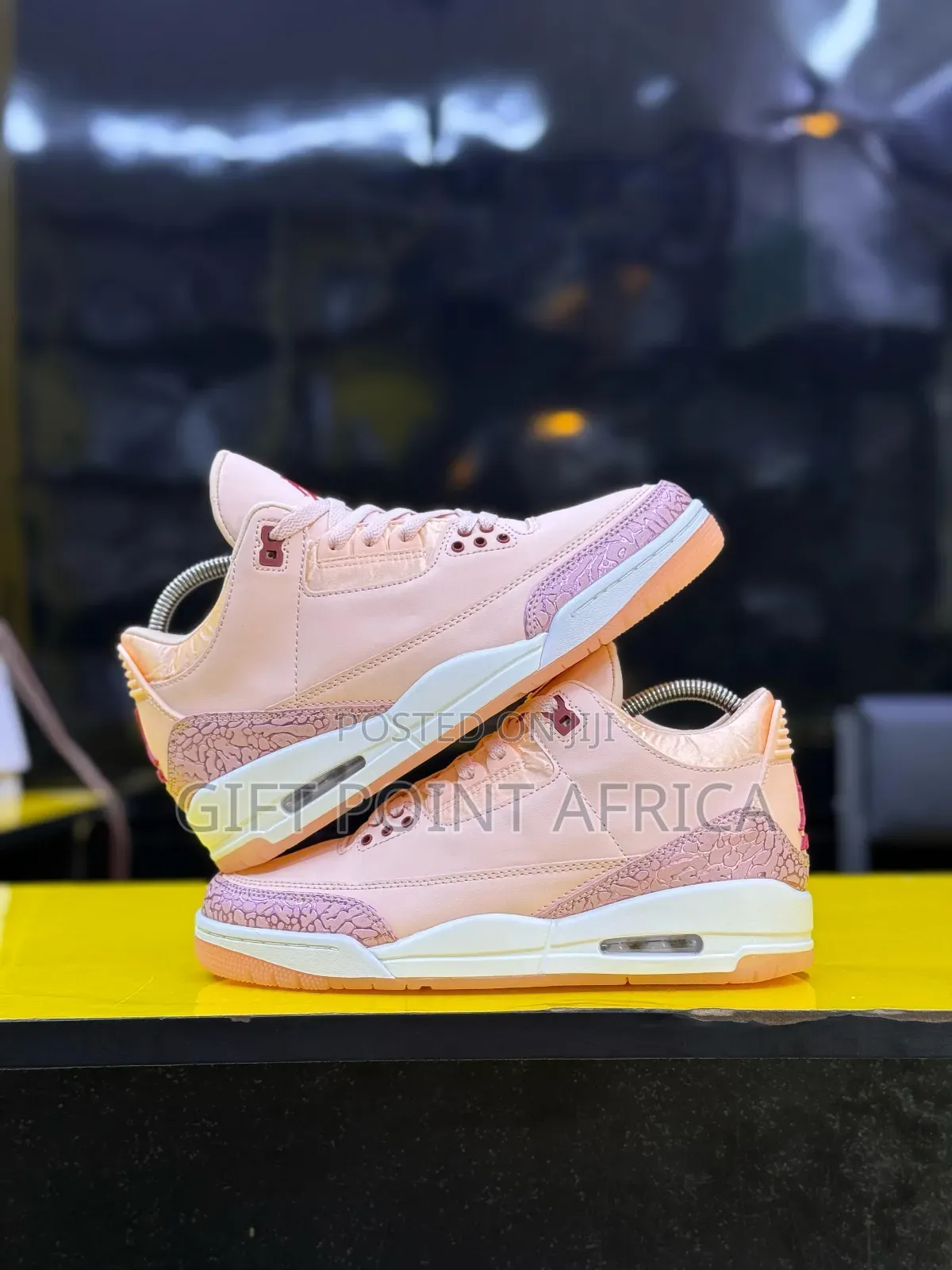 Air Jordan 3 Retro Valentine’S Day.