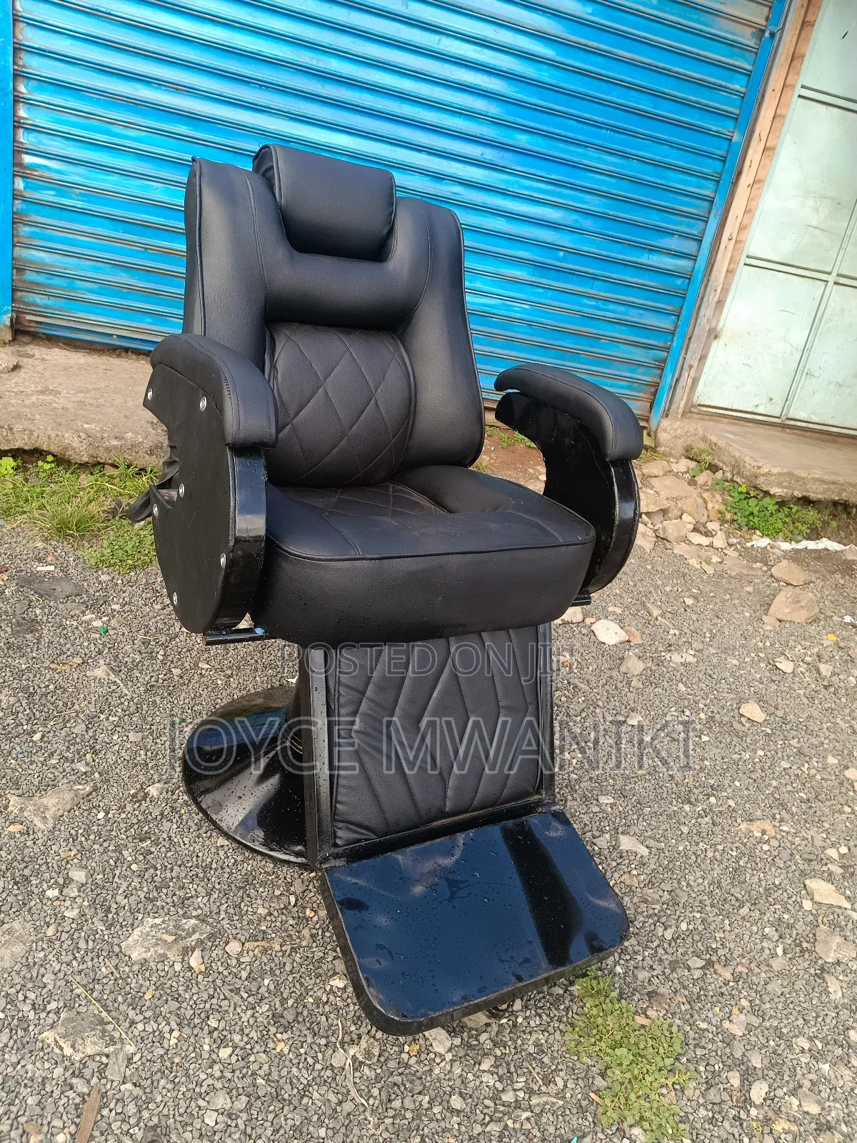 Kinyozi or Barber Seat, Black 