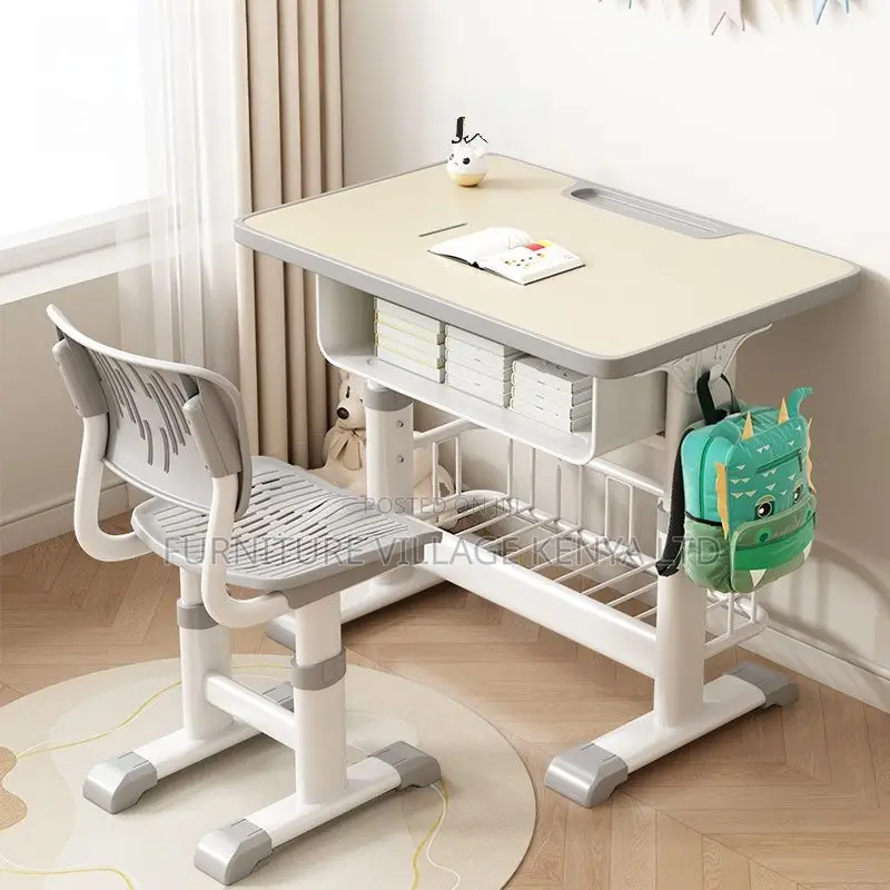 Kid's Furniture:Small Yellow Desk and Chair for Kids