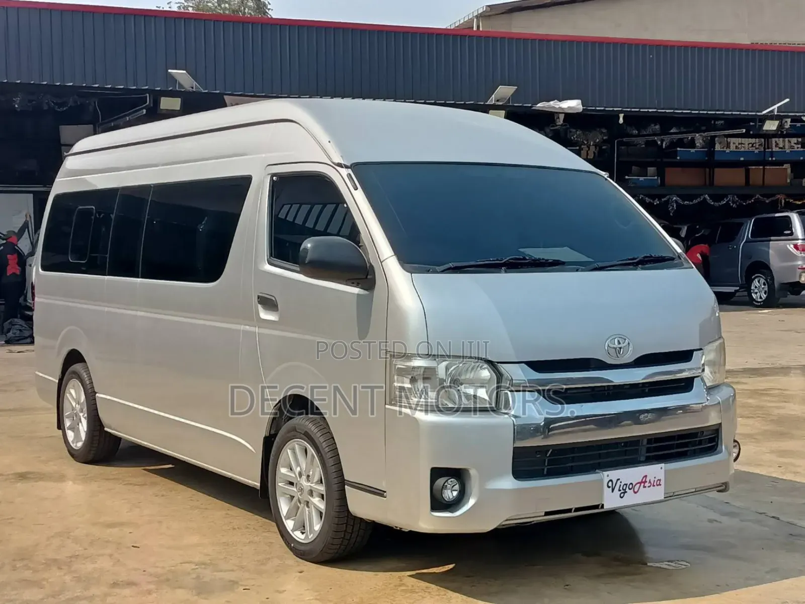Toyota HiAce 2018 Silver